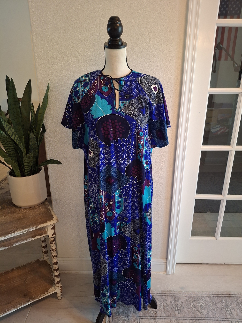 Vintage 70s Blue & Teal Floral-Print Khaftan with Keyhole Tie